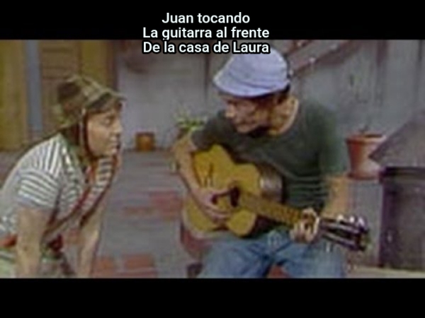 Juan tocando La guitarra al frente De la casa de Laura